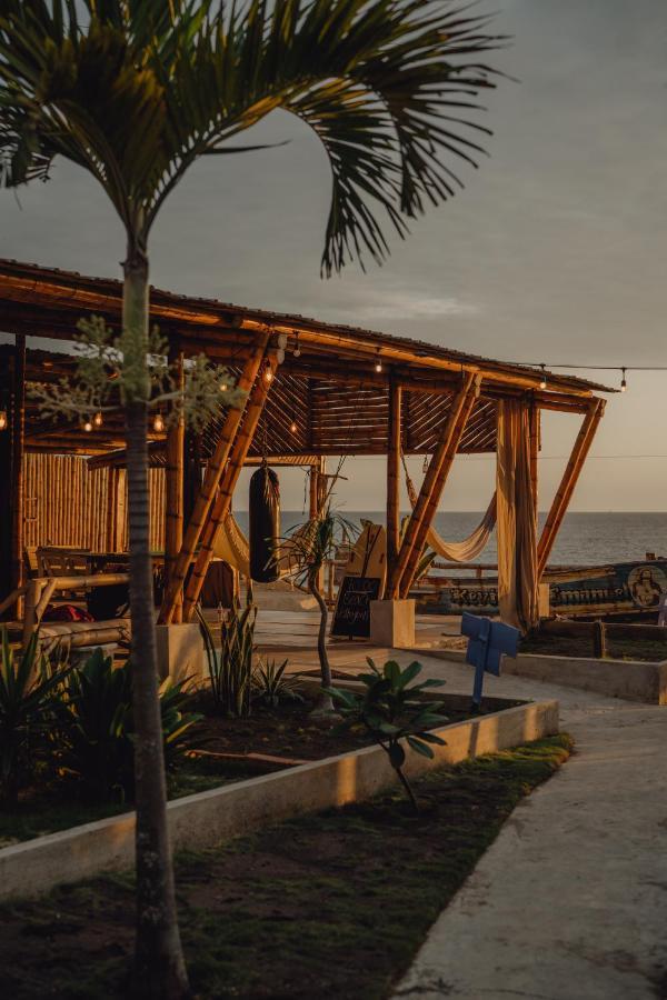 Free Spirit Ecuador, Puerto Engabao Ξενοδοχείο Εξωτερικό φωτογραφία